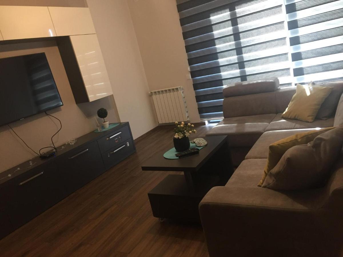 Sol'S M2 White Modern Apartments Tbilisi Exterior photo