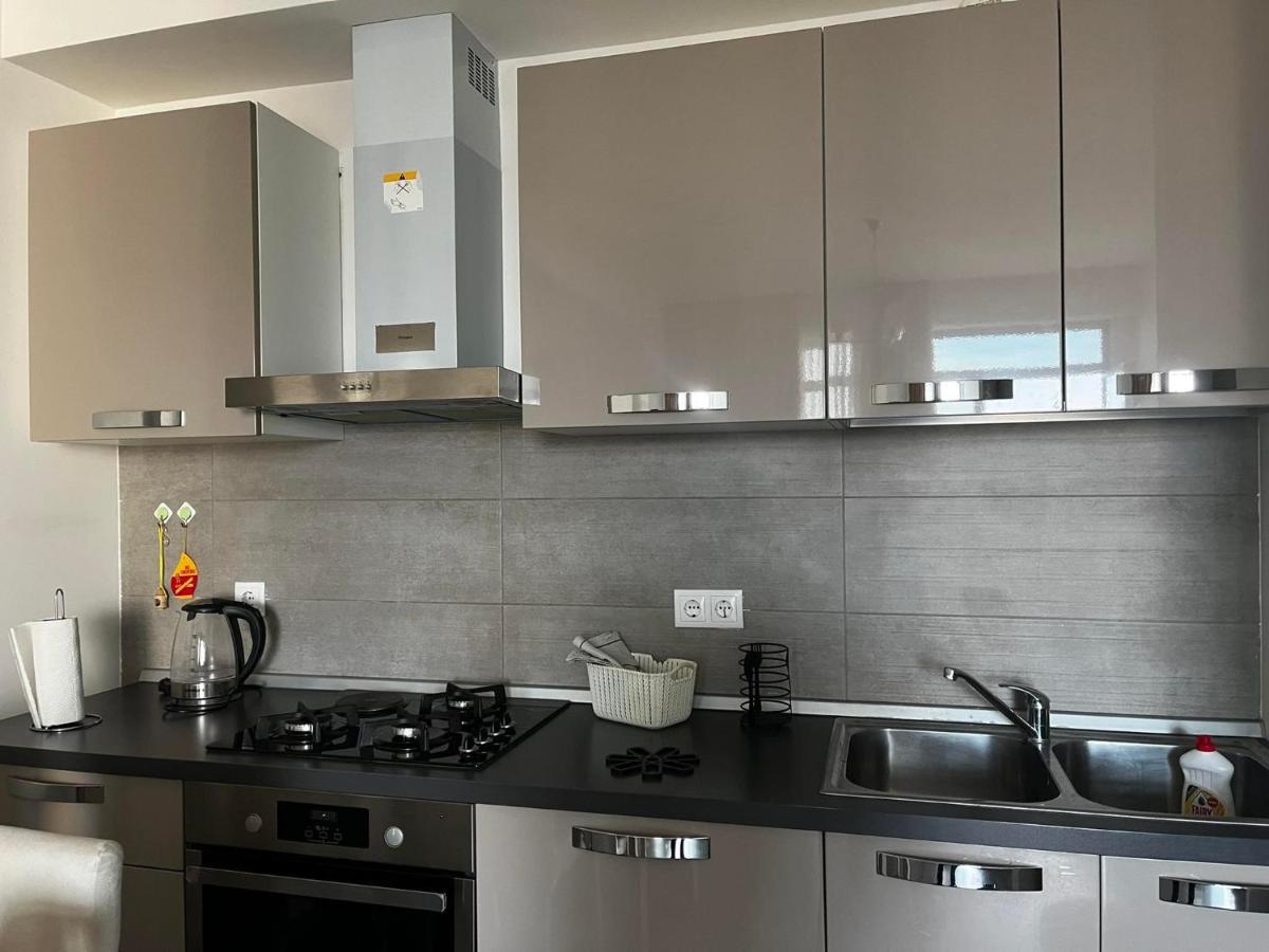 Sol'S M2 White Modern Apartments Tbilisi Exterior photo