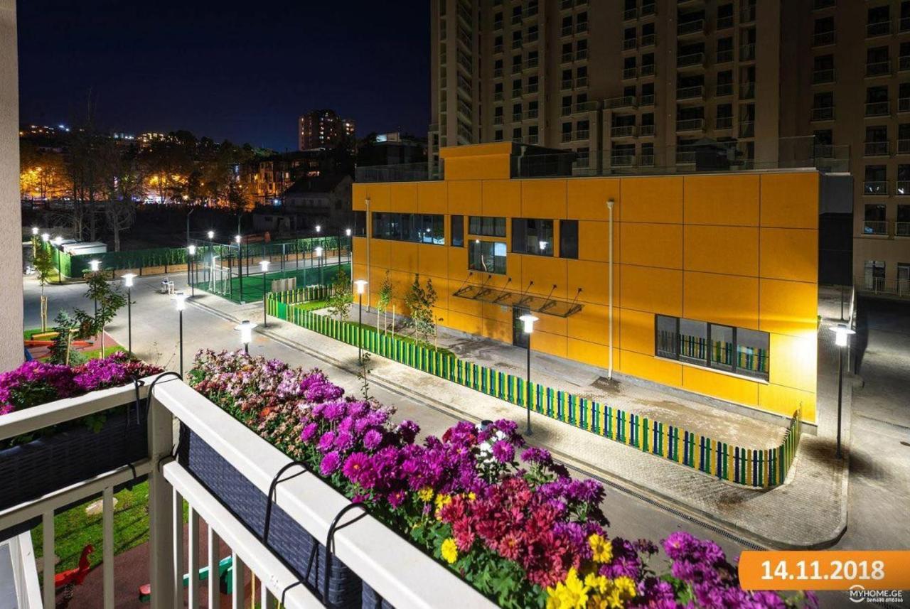 Sol'S M2 White Modern Apartments Tbilisi Exterior photo